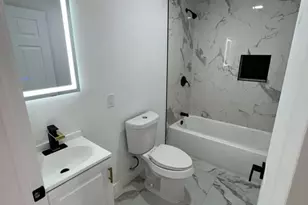 2413 Brewster St, Houston, TX 77026 - Photo 9