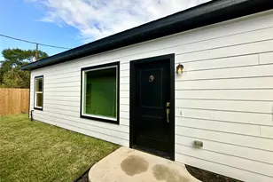 11557 Persimmon St, Willis, TX 77318 - Photo 3