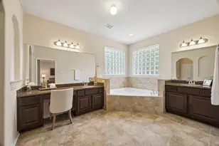 2400 Lakeway Dr, Friendswood, TX 77546 - Photo 23