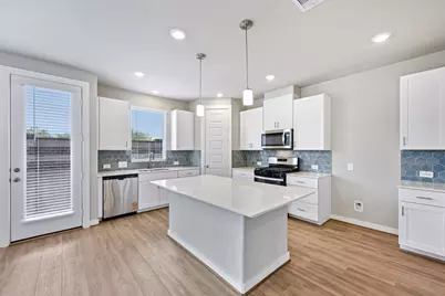 10032 Rustic Charm Street, Houston, TX 77080 - Photo 9