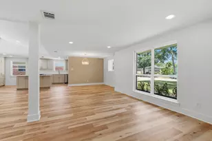 10711 Ella Lee Ln, Houston, TX 77042 - Photo 9