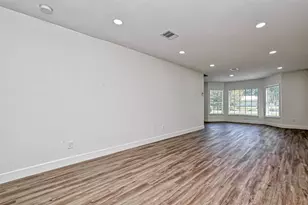 5609 Denmark St, Houston, TX 77028 - Photo 5