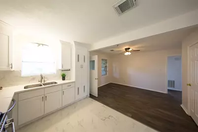 7917 N Martin Luther King Avenue, Hitchcock, TX 77563 - Photo 7