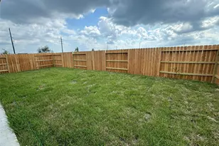 10 Robin Ct, Angleton, TX 77515 - Photo 17
