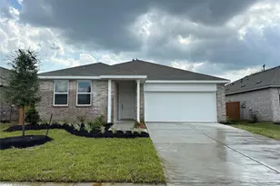 10 Robin Ct, Angleton, TX 77515 - Photo 1