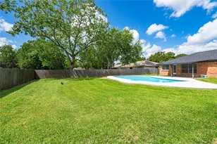 5422 Thistle Dr, Dickinson, TX 77539 - Photo 3