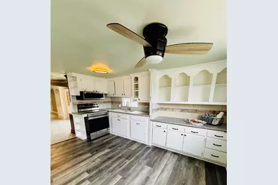 401 N 11th Street N, West Columbia, TX 77486 - Photo 9