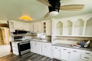 401 N 11th Street N, West Columbia, TX 77486 - Photo 9