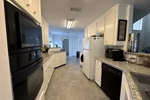 2023 Woodland Springs St, Houston, TX 77077 - Photo 23