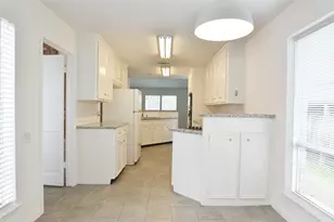 2023 Woodland Springs St, Houston, TX 77077 - Photo 15