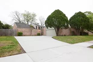 2023 Woodland Springs St, Houston, TX 77077 - Photo 5