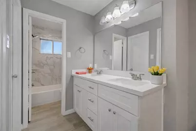 10006 Barmont Drive, La Porte, TX 77571 - Photo 11