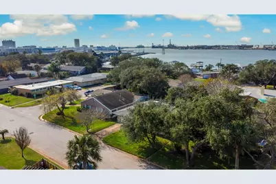 1205 Marine Drive, Galveston, TX 77550 - Photo 29