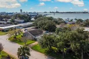 1205 Marine Dr, Galveston, TX 77550 - Photo 29