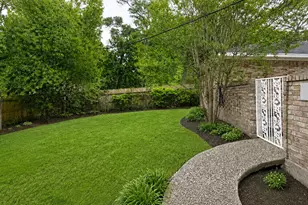401 Shadywood Cir, Conroe, TX 77304 - Photo 21