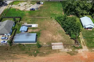 1301 N San Jacinto Ave, Cleveland, TX 77327 - Photo 1