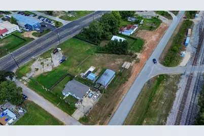 1301 N San Jacinto Avenue, Cleveland, TX 77327 - Photo 23