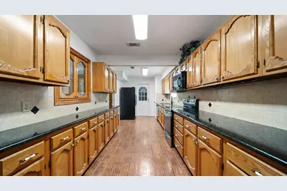 10111 Stonemont Road, La Porte, TX 77571 - Photo 7