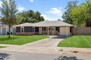 1802 Turnpike Rd, Houston, TX 77008 - Photo 3