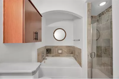 1901 Post Oak Boulevard #1606, Houston, TX 77056 - Photo 17