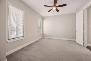 5912 E Post Oak Ln, Houston, TX 77055 - Photo 13