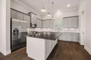 5912 E Post Oak Ln, Houston, TX 77055 - Photo 9