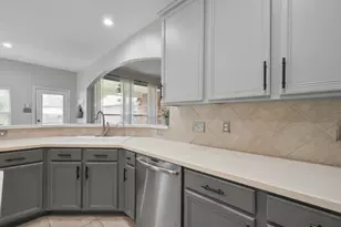 2 Westward Ridge Pl, The Woodlands, TX 77384 - Photo 17