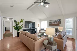 607 Shenandoah Dr, Shenandoah, TX 77381 - Photo 5