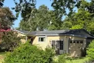 6734 E Bayou Dr, Hitchcock, TX 77563 - Photo 1