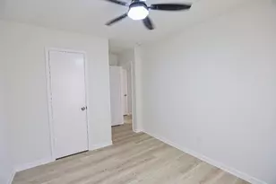 915 N Oak Dr, Houston, TX 77073 - Photo 27