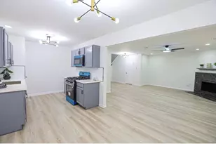 915 N Oak Dr, Houston, TX 77073 - Photo 9