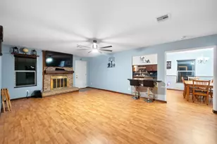 242 Magnolia Dr, Onalaska, TX 77360 - Photo 5