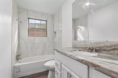 112 Grantham Road, Baytown, TX 77521 - Photo 17