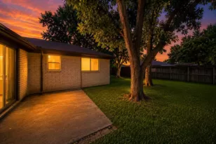 8918 Indian River Dr, Houston, TX 77088 - Photo 5