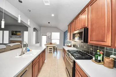 13806 Brighton Park Drive, Houston, TX 77044 - Photo 17