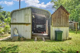 102 W Meadow Ln, West Columbia, TX 77486 - Photo 23