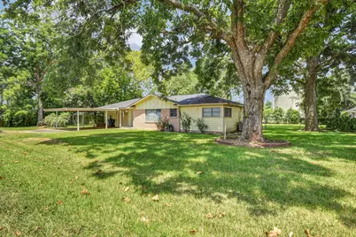 102 W Meadow Lane, West Columbia, TX 77486 - Photo 1