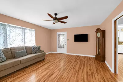 102 W Meadow Lane, West Columbia, TX 77486 - Photo 5