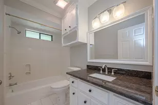 15714 Sylvan Lake Dr, Houston, TX 77062 - Photo 25