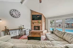 1909 Lavaca St, Friendswood, TX 77546 - Photo 5