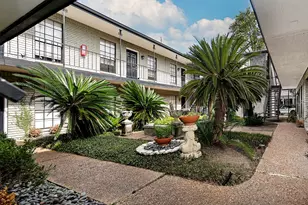 3402 Garrott St, Houston, TX 77006 - Photo 5