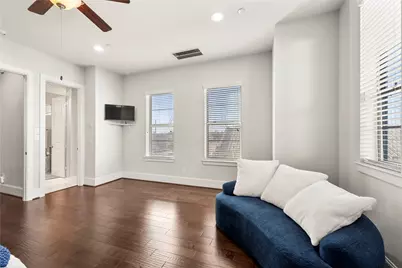 411 T C Jester Boulevard, Houston, TX 77007 - Photo 15