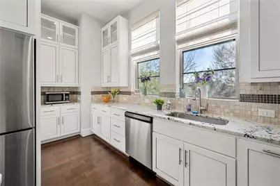 411 T C Jester Boulevard, Houston, TX 77007 - Photo 7