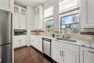 411 T C Jester Blvd, Houston, TX 77007 - Photo 7