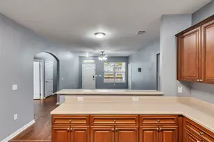 110 N Texas St, Texas City, TX 77591 - Photo 11