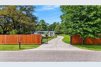 2581 Mann Road, Conroe, TX 77303 - Photo 9