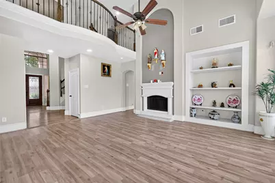 9439 Emerald Lakes Drive, Rosharon, TX 77583 - Photo 5