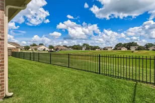 710 Buttercup Ct, Sealy, TX 77474 - Photo 3