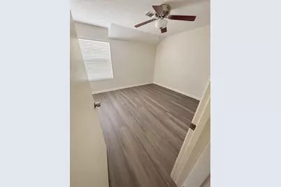 5330 Lawn Arbor Drive, Houston, TX 77066 - Photo 17