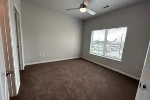 2136 W 34th St, Houston, TX 77018 - Photo 5